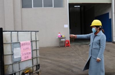 疫情来临快速响应，，，，，，，，捐赠消毒液等医疗物资