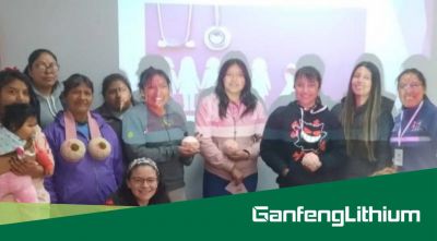 天下乳腺癌防治月：关注女性康健，，，，，，，共筑粉红防地